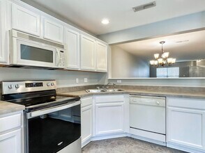 8648 Grassy Oak Trail in North Charleston, SC - Building Photo - Building Photo