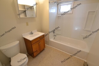 411 Krakar Ave, Unit 2E in Joliet, IL - Building Photo - Building Photo