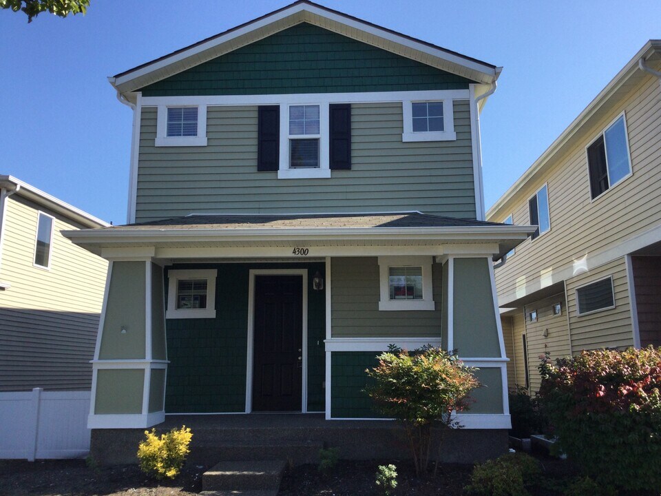 4300 Edgewater Blvd NE in Lacey, WA - Building Photo