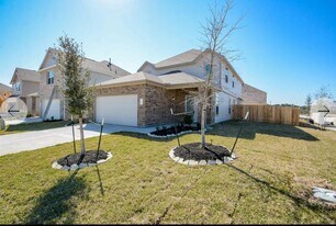 4335 Rosemary Ln in Conroe, TX - Building Photo