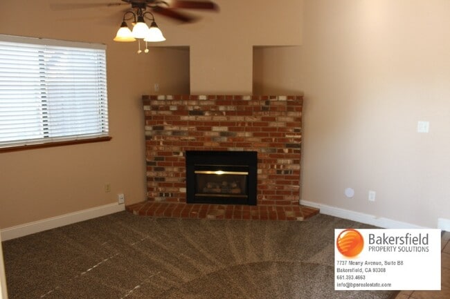 4512 Gorbett Ln in Bakersfield, CA - Building Photo - Building Photo