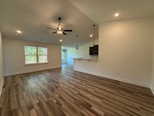 1056 Javier Dr in Springfield, TN - Building Photo - Building Photo