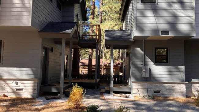 3317 Fir Ave in South Lake Tahoe, CA - Building Photo - Building Photo