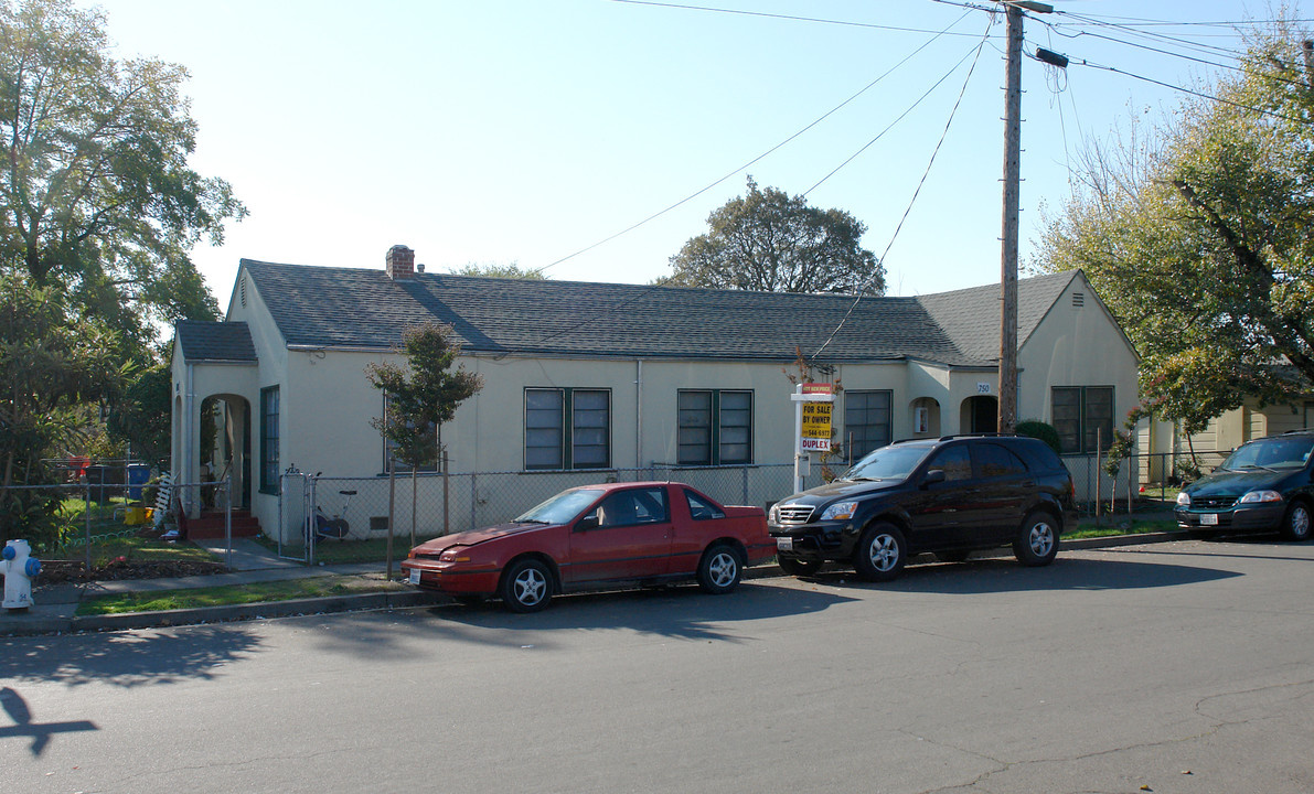 1205 Grand Ave in Santa Rosa, CA - Foto de edificio