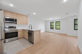 7 Montclair Ave in Clifton, NJ - Building Photo - Building Photo