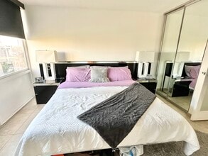 205 E Harmon Ave, Unit 807 in Las Vegas, NV - Building Photo - Building Photo