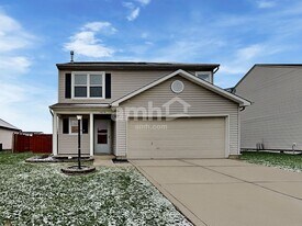 1676 Sweetwater Ln in Greenfield, IN - Building Photo