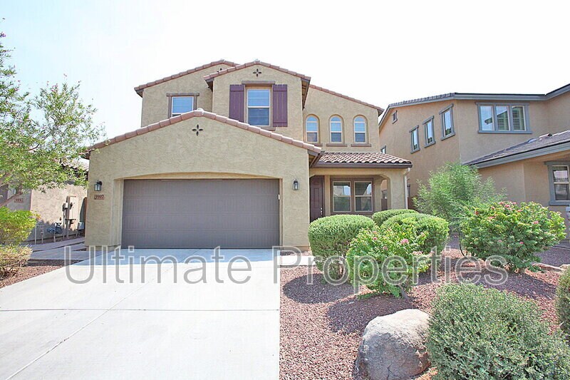 9907 W Louise Dr in Peoria, AZ - Building Photo