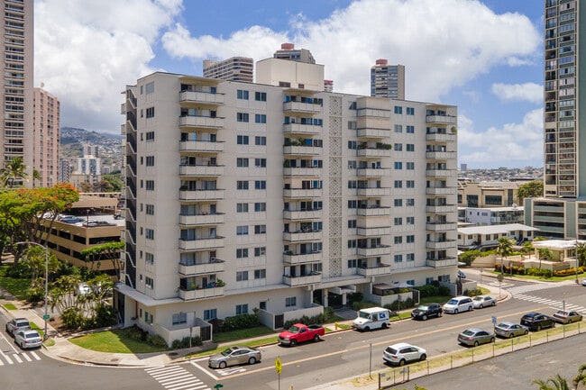 Ala Wai Cove in Honolulu, HI - Foto de edificio - Building Photo
