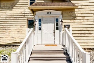 109 1/2 E Broad St in Angola, IN - Building Photo - Building Photo