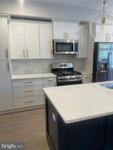 7517 Ridge Ave in Philadelphia, PA - Building Photo - Building Photo