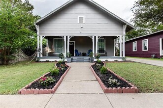 2017 Grainger St in Fort Worth, TX - Building Photo - Building Photo