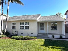 5818 E Scrivener St in Long Beach, CA - Building Photo