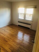 232 Frederick Ave in South Floral Park, NY - Building Photo - Building Photo