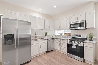 14403 Tiara St in Los Angeles, CA - Foto de edificio - Building Photo