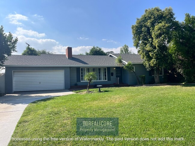 property at 3220 Parkside Dr