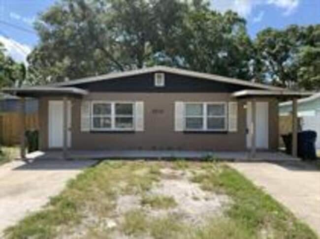 property at 4312 W Laurel St