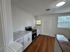 1441 NE 134th Rd in North Miami, FL - Building Photo - Building Photo