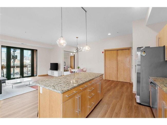 property at 9 W Franklin Ave