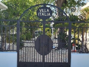 1725 Calais Dr, Unit 3 in Miami Beach, FL - Building Photo - Building Photo