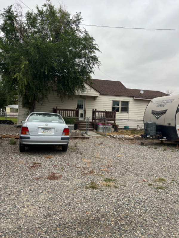 1035 10th St in Columbus, MT - Building Photo - Building Photo