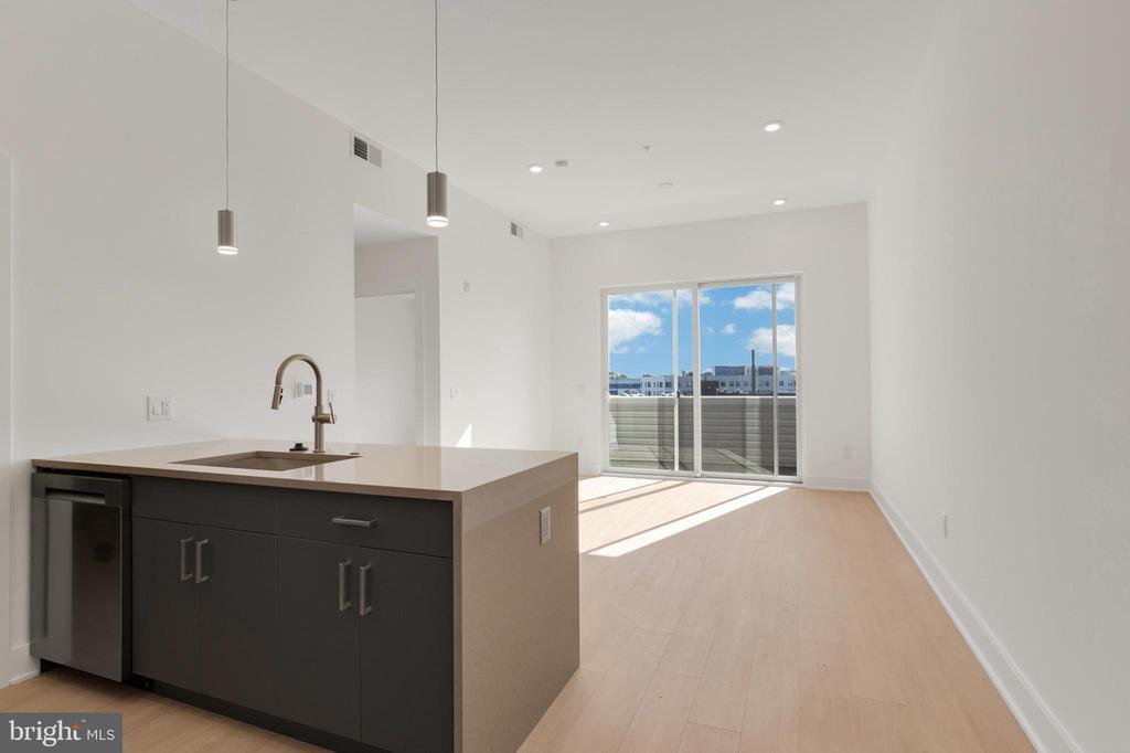1731 Tilghman St in Philadelphia, PA - Building Photo