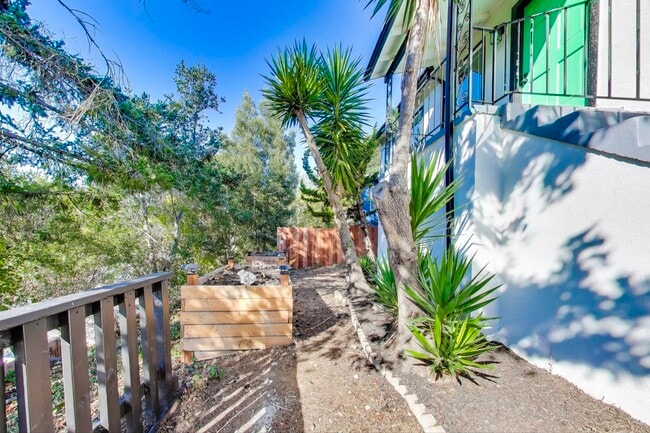 4760 Tompkins Ave in Oakland, CA - Building Photo - Building Photo