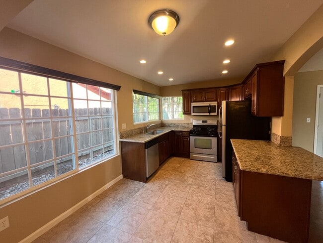 1015 Armacost Rd in San Diego, CA - Building Photo - Building Photo
