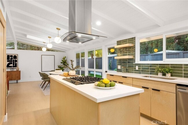 3103 Shipway Ave in Long Beach, CA - Foto de edificio - Building Photo