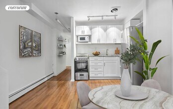 160 E 26th St in New York, NY - Building Photo - Building Photo