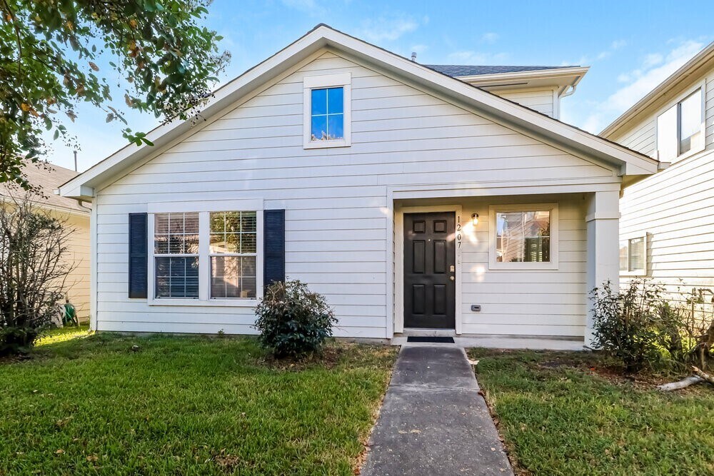1207 Verde Trails Dr in Houston, TX - Building Photo