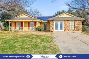 6408 Woodstream Trail in Fort Worth, TX - Building Photo