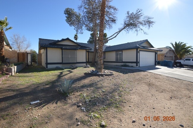 1925 Ann Greta Dr in Las Vegas, NV - Building Photo - Building Photo