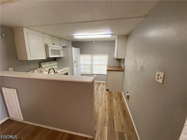 2210 Cantor Ln in North Fort Myers, FL - Building Photo - Building Photo