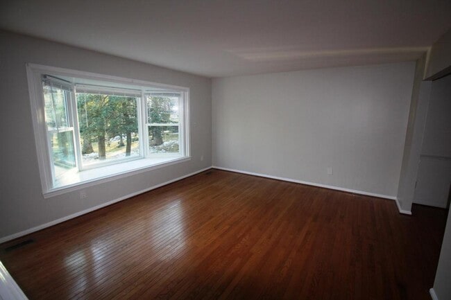 9944 Murnane St in Vienna, VA - Building Photo - Building Photo