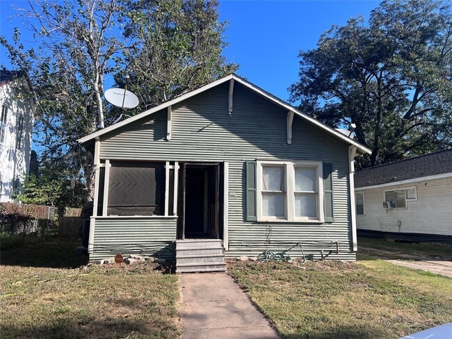 202 W 1st St in Wharton, TX - Building Photo - Building Photo