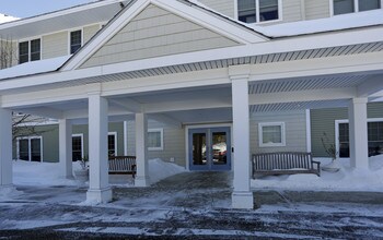 Creekside Village Senior Housing in Brunswick, ME - Foto de edificio - Building Photo