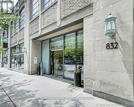 832-3832 Bay St. in Toronto, ON - Building Photo - Building Photo