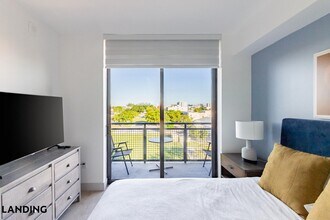 1155 NE 126th St, Unit 532 in North Miami, FL - Foto de edificio - Building Photo