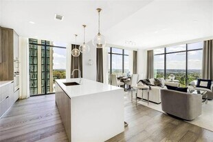 2965 Peachtree Rd NE, Unit 4009K in Atlanta, GA - Building Photo
