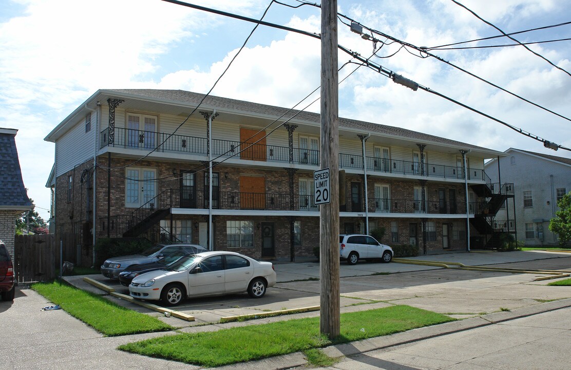 2909 Independence St in Metairie, LA - Building Photo