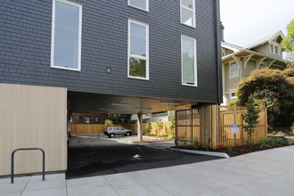 Langano Apartments in Portland, OR - Building Photo - Building Photo