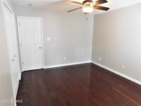 100 Meadowbrook Ln photo'