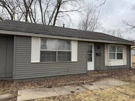 1016 Camaro Dr in Danville, IL - Building Photo