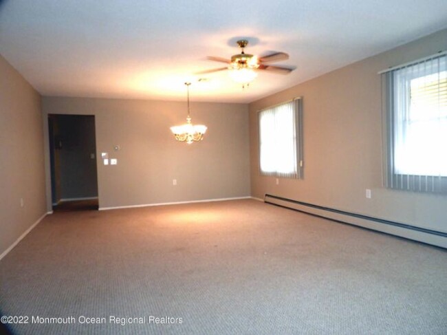 116 Santiago Dr in Toms River, NJ - Building Photo - Building Photo