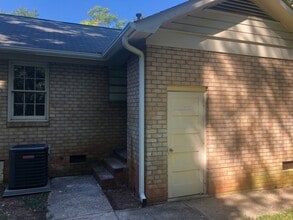 3024 Amity Garden Ct in Charlotte, NC - Building Photo - Building Photo