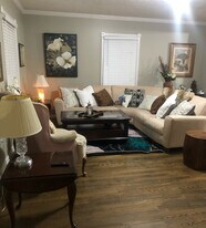 4557 S 2nd St in Louisville, KY - Building Photo