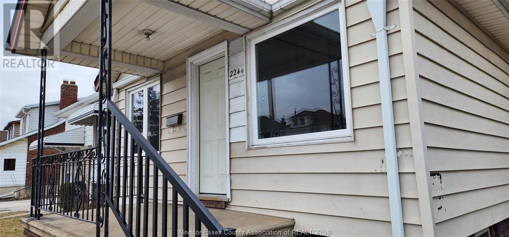 2244 Howard Ave in Windsor, ON - Building Photo
