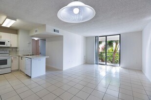 171 NW 97th Ave in Miami, FL - Building Photo