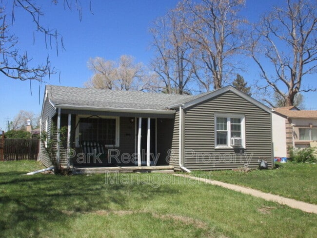 property at 985 S Dale Ct
